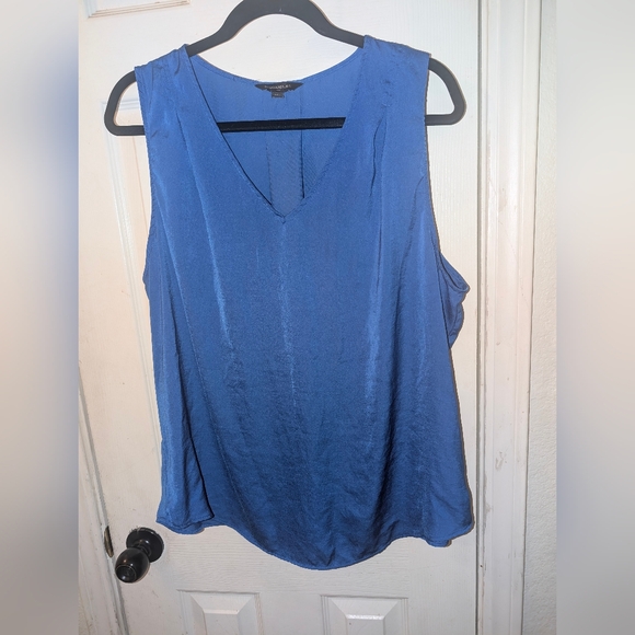 Banana Republic Royal Blue Satin Pleated V-Neck Tank Top - Picture 3 of 4